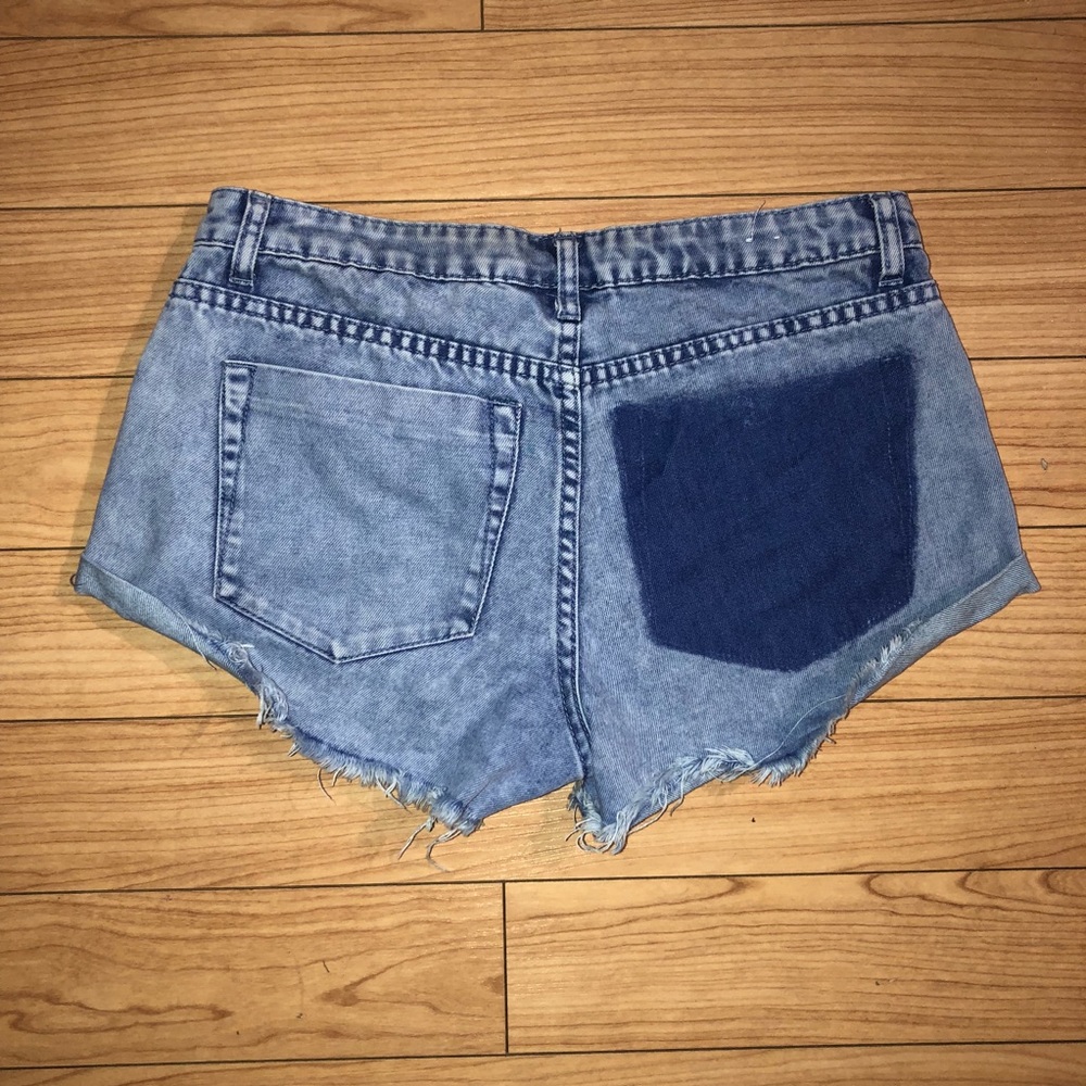 Mid Rise Jean Short Shorts Size 4 Dark Light Wash